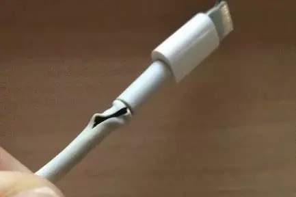 用過的手機充電器/數(shù)據(jù)線突然壞了怎么辦_還能修復嗎？-宏浩達數(shù)據(jù)線廠家告訴你如何修復數(shù)據(jù)線