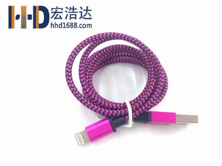 手機(jī)數(shù)據(jù)線的IC主要是用來(lái)防靜電電路之用