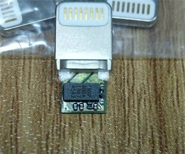 蘋果有可能要支持快充了，蘋果8 iPhone數(shù)據(jù)線最近被謀體曝光